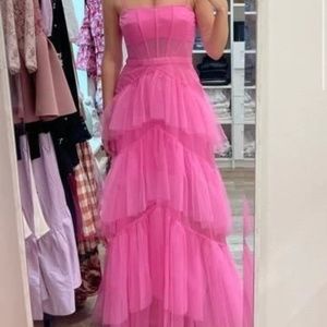 Pink tulle prom dress !